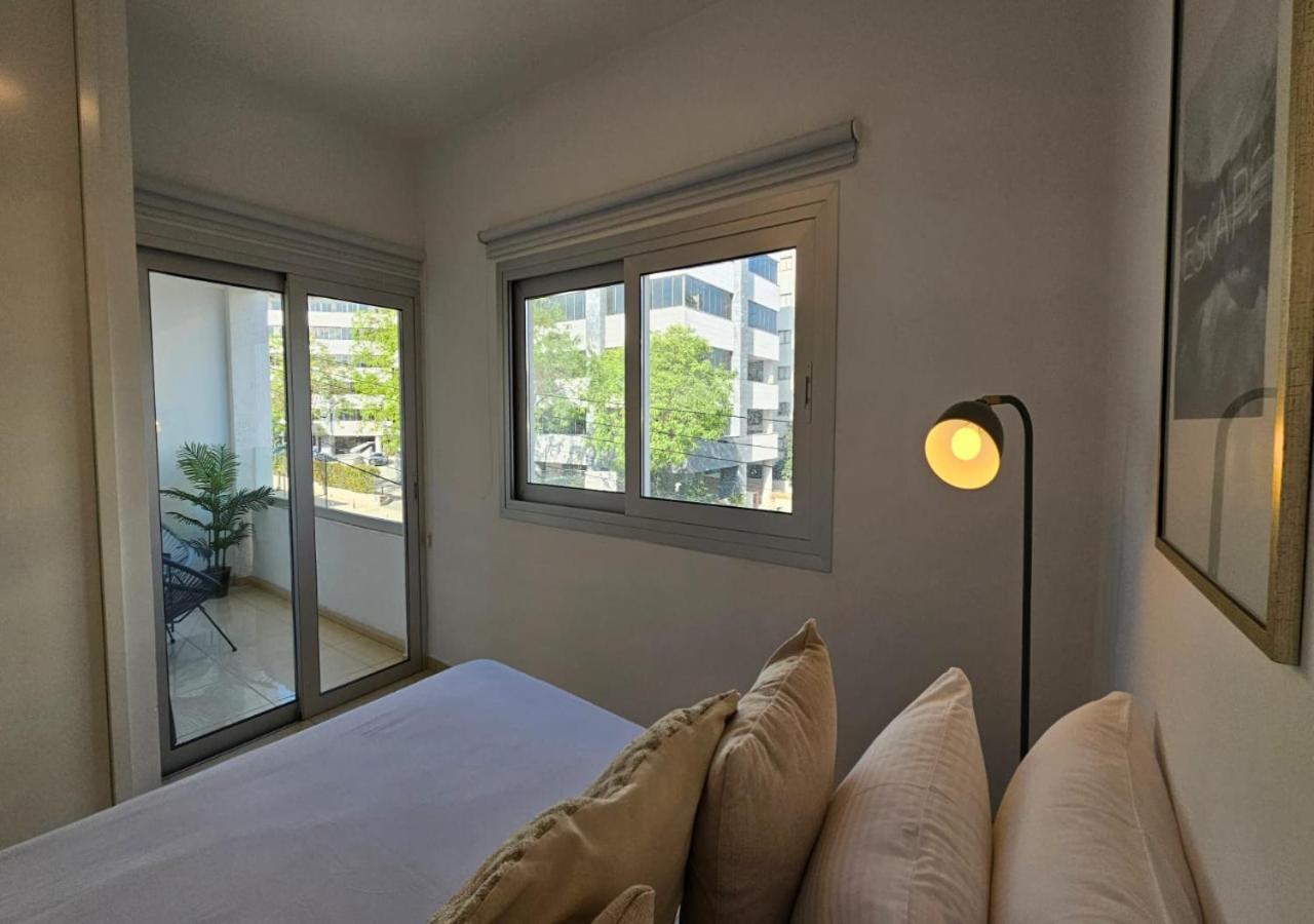 Phaedrus Living: City Centre Luxury Flat Esperidon 201 Nicosia Buitenkant foto