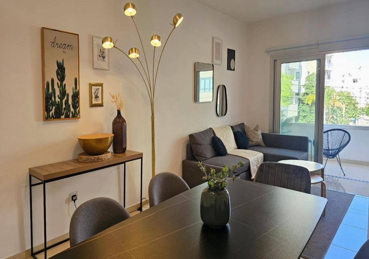 Phaedrus Living: City Centre Luxury Flat Esperidon 201 Nicosia Buitenkant foto